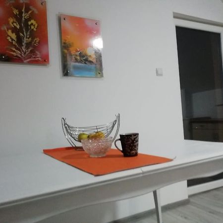 Apartman Salus Tuzla Luaran gambar